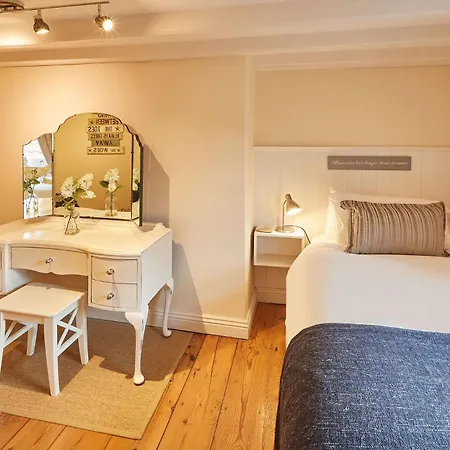 Sanders House Tatil Evi